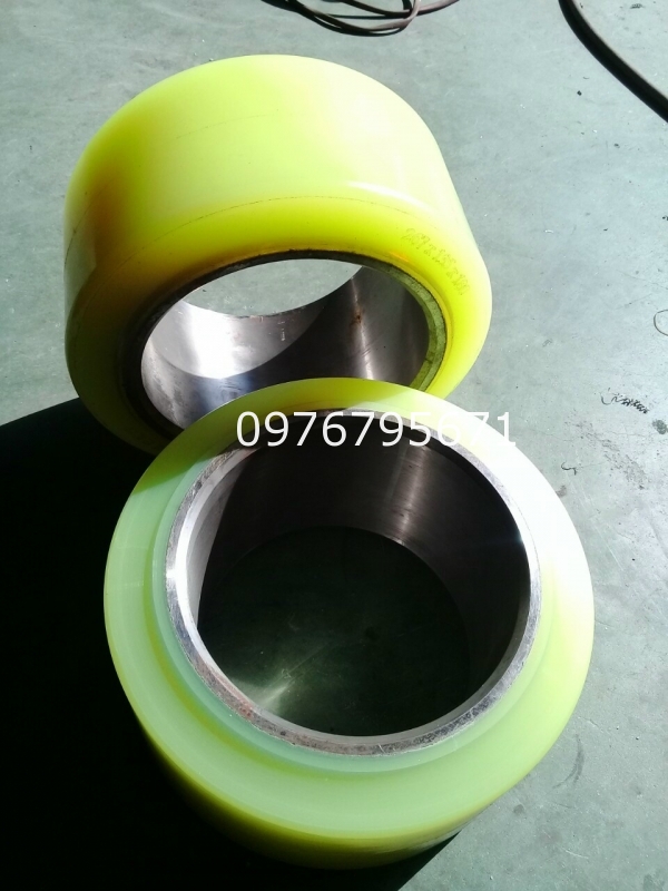 Xe nâng Komatsu FB14RL-14 Bánh xe Pu 267x127x165
