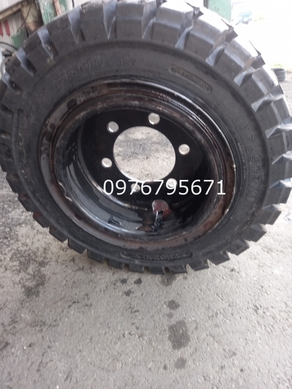 Bánh xe cao su 28x9-15