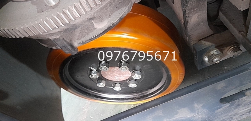Xe nâng Điện HELI Bánh lái xe nâng Điện 330x114x80mm