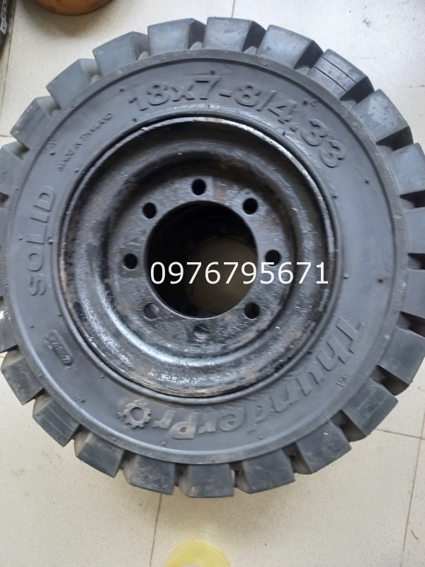 Lốp cao su  Bánh xe cao su THUNDERPRO 18X7-8