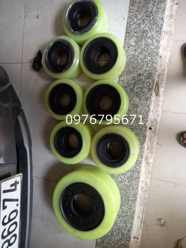 Nh&acirc;n đắp b&aacute;nh xe n&acirc;ng điện pu 360x180x220