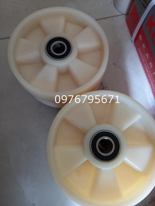 Bánh xe nâng tay Nylon 180x50 có bạc đạn 6204