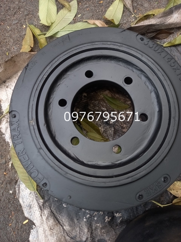 Xe nâng điện komatsu Bánh lái cao su 330x145x199 đã qua sử dụng