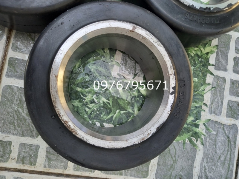 Xe nâng NICHIYU Bánh cân bằng cao su 204x76x120