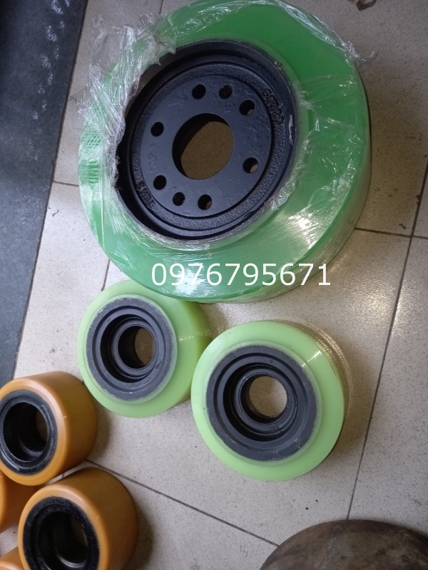Xe nâng điện SUMITOMO Bánh lái 393x152x253 bánh cân bằng 204x76