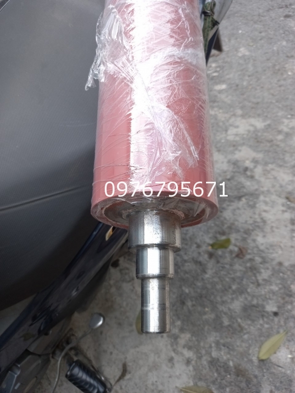 Gia công bọc Trục Cao Su Hồng Phi 130 60 shore