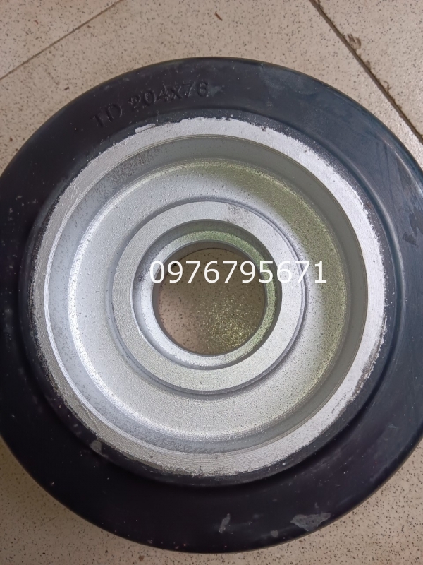 Xe nâng điên HUYNDAI Bánh xe  cao su 204x76
