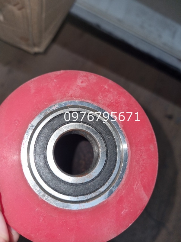 Gia công Trục silicon hồng 100x450mm dùng bi 6205