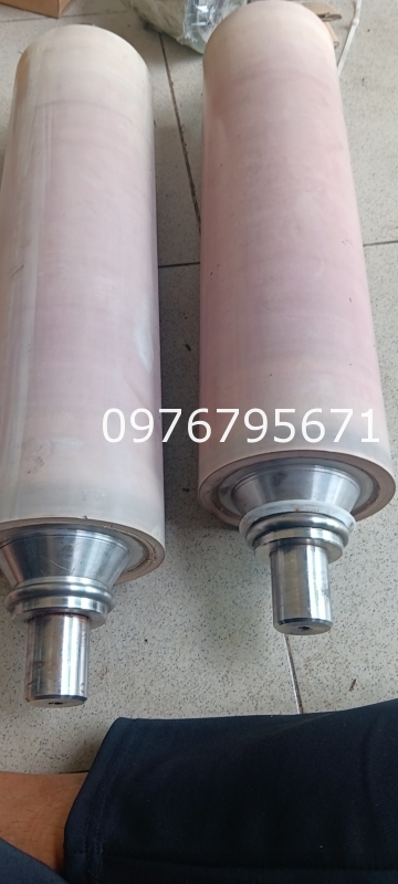 Gia công con lăn cao su 150mm cốt inox 304
