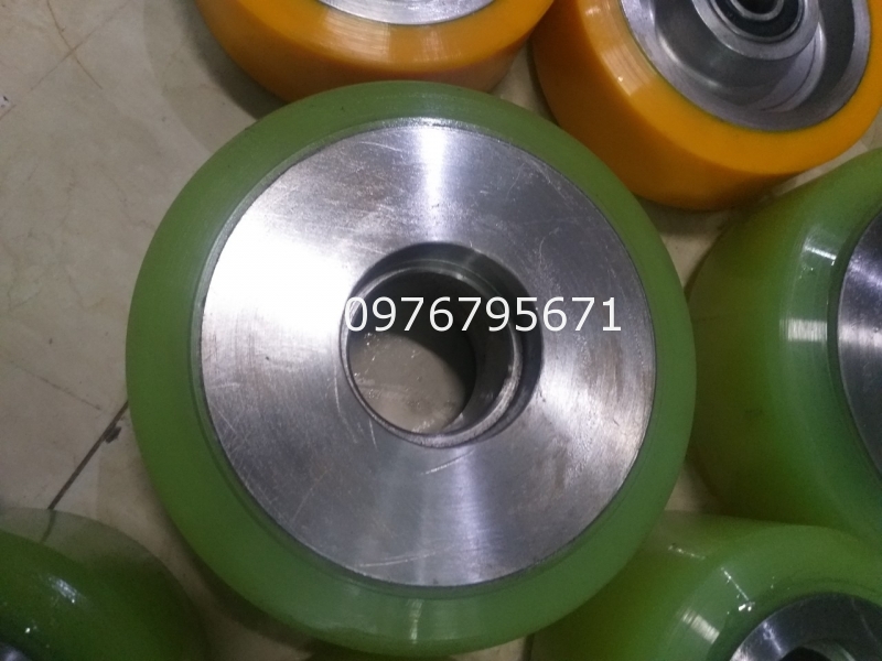 Xe nâng điện Komatsu FB20 RL-4 Bánh cân Bằng 180x76mm