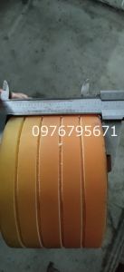 Boc gia công PU phi 80x80 co xẻ rãnh 90shore