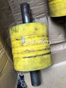 Nhân bọc Gia công trục ep PU 100x110 cốt 30mm