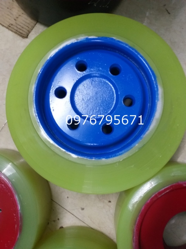 Xe Nâng Điện TOYOTA FBR15 Bánh lái 330x145 Có mâm