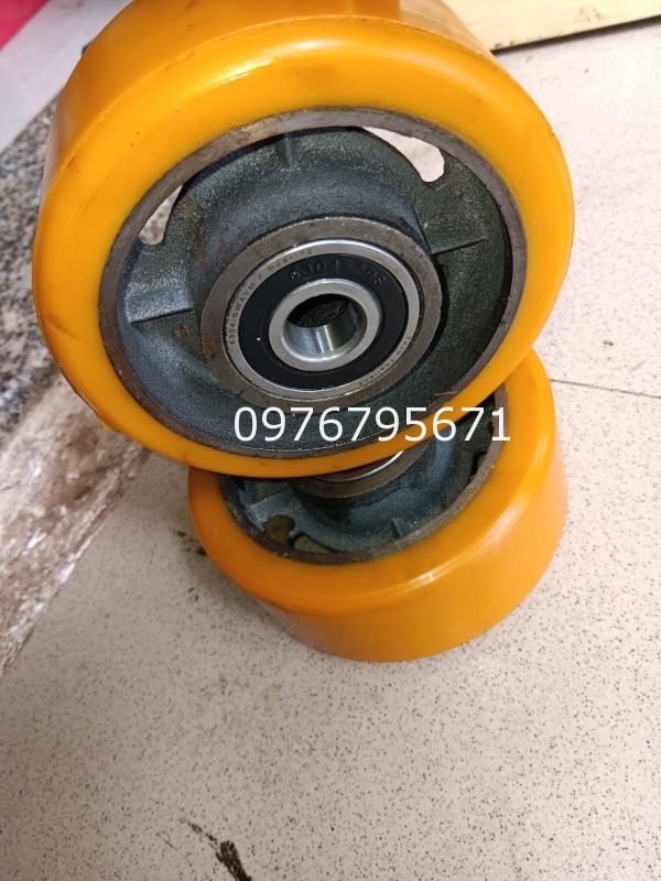 xe nâng điện Nobelift bánh cân bằng Pu 130x55x52