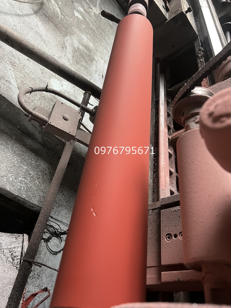 Nhân gia công trục silicon  ep nhiệt phi 114x2400 mm