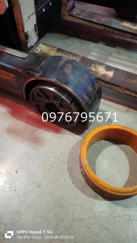 Nhân đắp bánh xe pu xe yale 285x100
