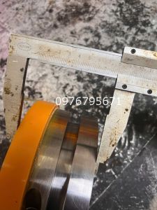 Gia công Bọc con lăn máy cắt Pu thép 212x30mm  giá rẻ TPHCM