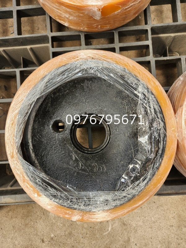 Xe nâng đện LINDE bánh tải 350x100x68mm
