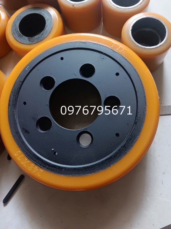 xe nâng heli banh lái xe heli 248x75 cốt 80mm