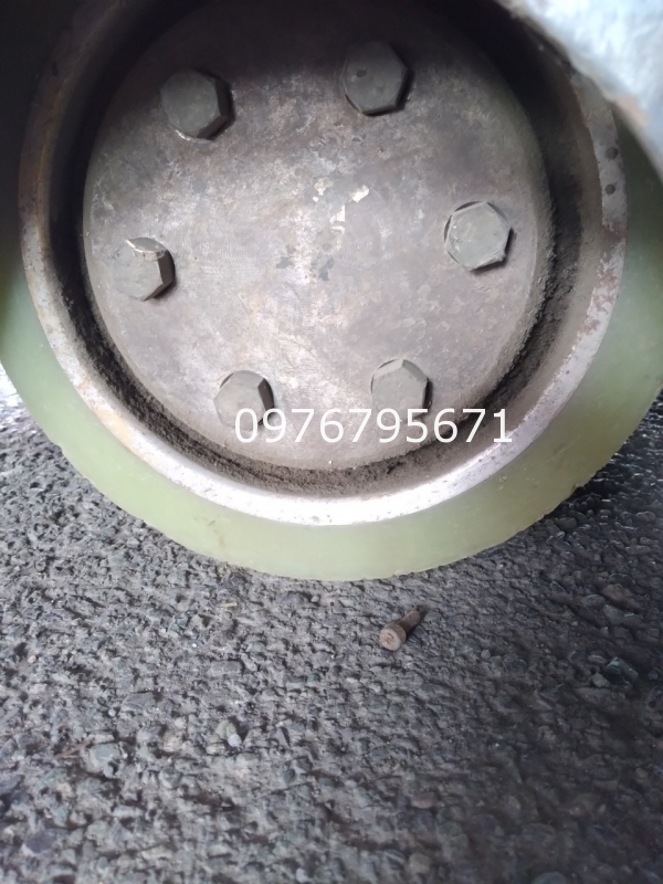 Thay bánh xe TOYOTA 1t8 330x145mm