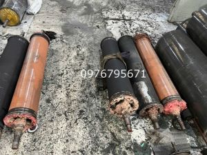 Gia công bọc trục cao su lấy keo phi 145x1100mm cho máy gỗ