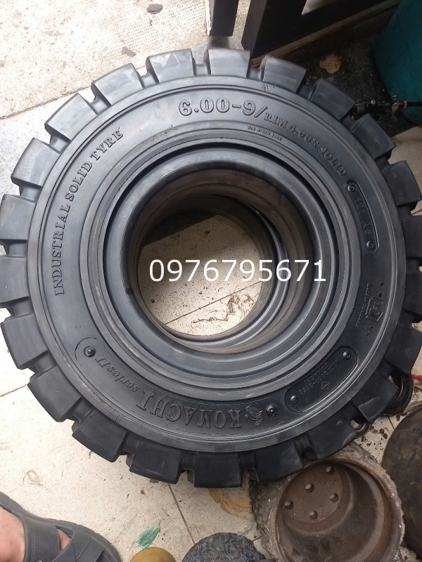 bánh xe cao su komachi 600-9