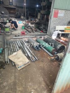Bọc đắp con lăn cao su Pu phi 120 dài 650mm cao su đen 65 shore