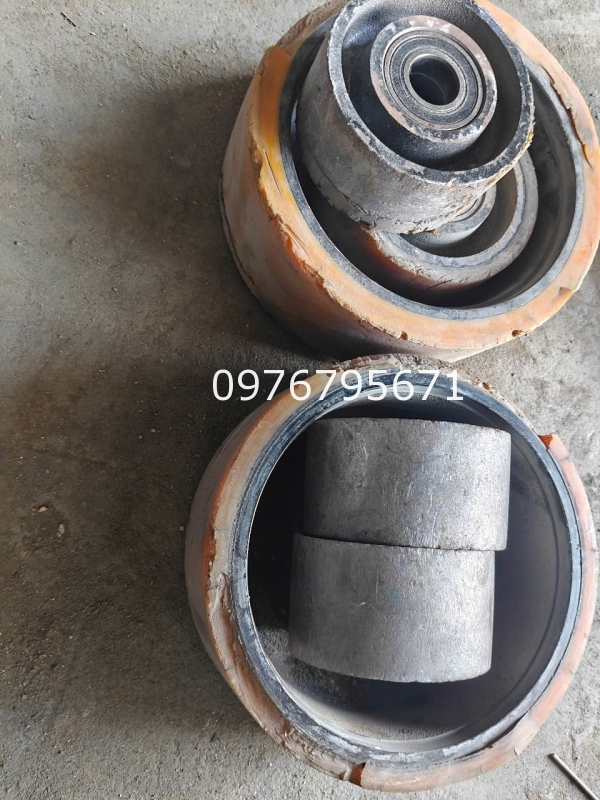 Xe nâng hancha cty Trung đạt gia công đắp 230x75mm 130x55 bac đan 6205