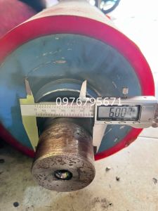 Gia công trục PU phi 145 dài 1200mm sửa đầu cốt phi 60mm