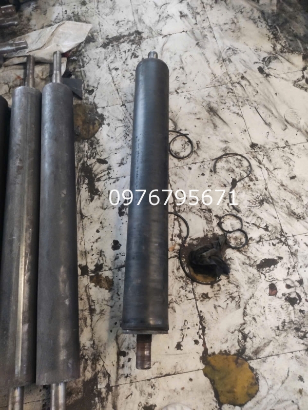 GIa công trục Cao su đen 50 shore phi 60 dài 400mm
