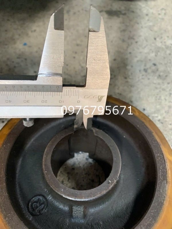 Gia công con lăn pu 100x38mm