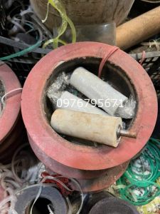 con lăn siicon Phi 35 dai 100mm 60shore màu trắng cốt 8mm