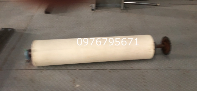 Trục Cao su trắng k&eacute;o vải đu&ograve;ng k&iacute;nh 250mm